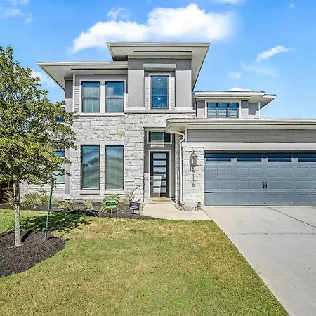 Stunning Austin Home With Office And Yard